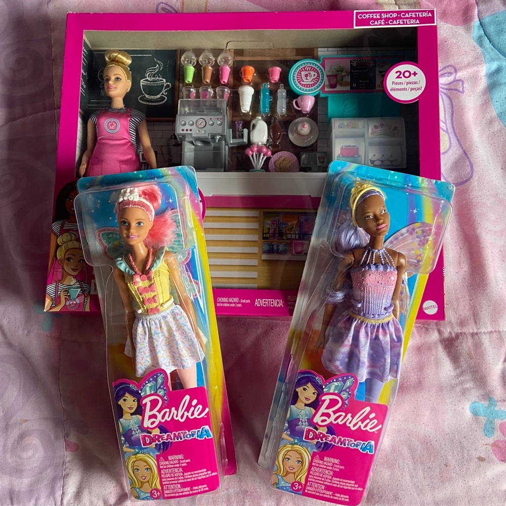 Brandnew Barbie Coffee SHOP & Barbie dolls